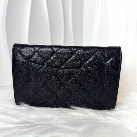 CHANEL Classic Wallet On Chain (WOC) Black Caviar Leather with Gold Hardware - Picture 3 of 10